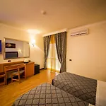 Hotel Ares