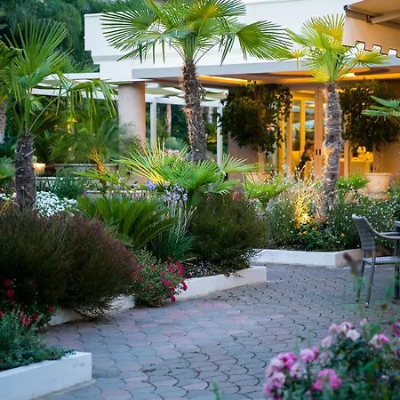 מלון Ares Pontinia