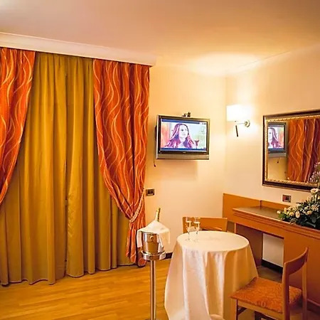 Ares Hotell 3*