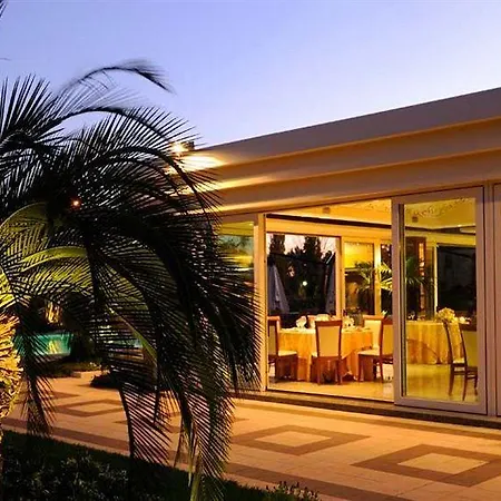 מלון Ares Pontinia